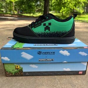 Minecraft Heelys YOUTH 6 shoes FREE SHOE INCLUDED!